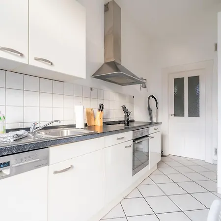 Apartment Traumhafte Jugendstilwohnung In Zentraler Lage *